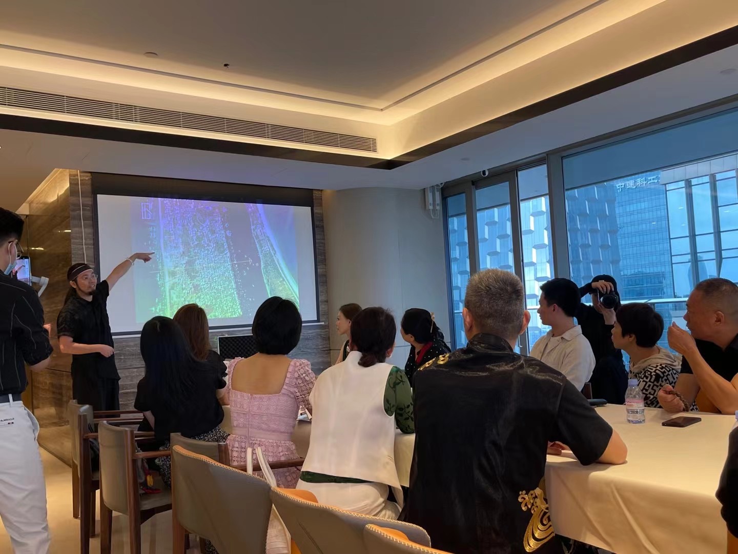 ������1��