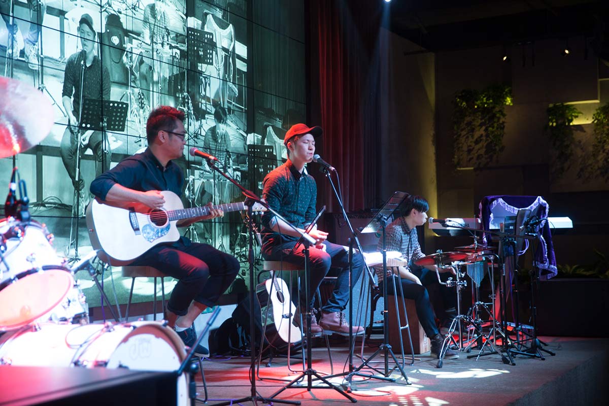 ͬ���ļ��ϼ� ���в���/800�O/������